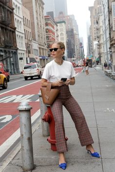 Mode Dope, Looks Street Style, Boring Clothes, Street Style Inspiration, Plaid Pants, 가을 패션, Tgif, Work Fashion, Fashion Street