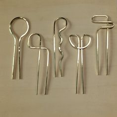 Medium Super Sculpture Hair Forks French Pins, Sculpture Hair, Brass Hair Pin, Hair Forks, Hair Pick, Classic Hair, French Hair, Pearl Cream, Modern Hairstyles