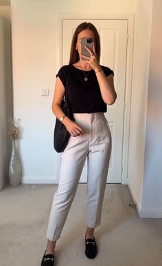 Business Outfit With Flats, Speech Therapist Outfit Business Casual, Basic Business Casual Outfits For Women, Short Sleeve Business Casual, Spring Corporate Outfits, Short Sleeve Work Outfits, Bank Teller Outfit Summer, Coorporate Girl Outfit, Young Business Casual Outfits