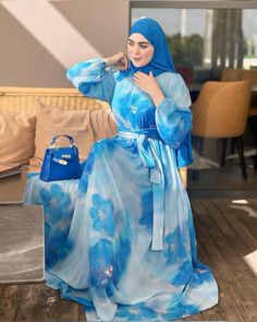 Hijab Fashion Summer, Muslim Culture, Modest Dresses Fashion, Outfits Hijab, Dress Book, Hijab Outfits, Cute Dress Outfits, Modesty Fashion, Beautiful Muslim Women