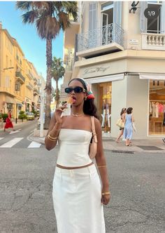 content inspo, all white outfit, summer outfit inspo, european summer, italian summer picture poses Outfit Ideas Holiday Summer, Eourpe Summer Outfits, Italy Aesthetic Summer Outfits, Italy Inspired Outfits Spring, Clothes For Traveling Europe, Outfits For Italian Summer, Italian Looks Outfit, European Summer Outfits Women Classy, Italy Outfit Inspo Spring