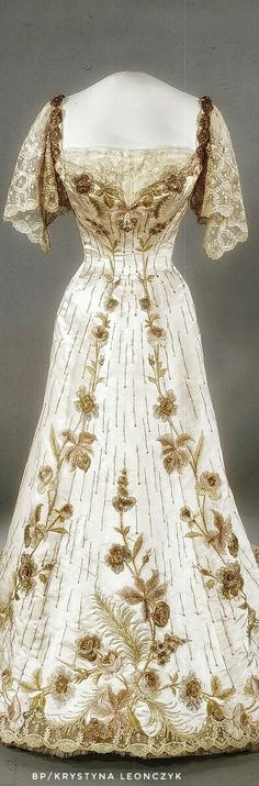 Vintage Lady Dress silk gala of Queen Maude of Norway, made by Laferrière of Paris,Embroidered ca. 1906. (image © from Norway's National Museum for Art, Architecture and Design) Lady Dress, Vintage Lady, Evening Dresses For Weddings, Dress Silk, Edwardian Era, Edwardian Fashion, Art Architecture, Architecture And Design