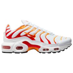 Maximize your young athletes’ potential with tech-driven comfort in the Nike Air Max Plus EMEA. Rooted in the original design to support energetic strides, these Air Max sneakers bring aboard a lightweight, breathable upper to deliver all-day comfort to your stars. Fitted with the iconic Tuned Air technology, these running shoes power up your boys’ steps with unreal bounce and cushioning so they can train well for a brighter future. Infusing sights and sounds of beach life, the plastic arch on t Drake Nicki Minaj, Nike Shoes Women Fashion, Young Athletes, Nike Vapor, Best Running Shoes, Casual Running Shoes, Nike Air Max Plus, Play Dress Up, Air Max Plus