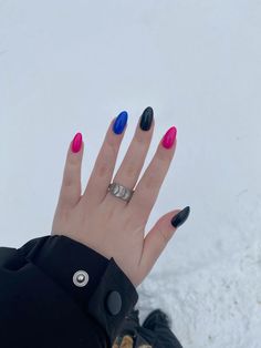 Cute Simple Nails No Designs, Nail Art With Words, Nails With 3 Colors, Tv Girl Inspired Nails, Tv Girl Nails Idea, Nail Varnish Ideas, Easy Nail Painting Ideas, Tv Girl Nails Design, Nail Idea Simple