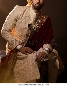 Indian Groom Getting Ready, Groom Poses, Sikh Wedding, Groom Portraits, Indian Wedding Photography, Groom Portrait, Wedding Groom