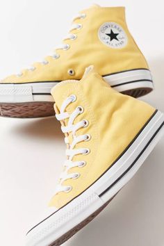 Yellow High Top Converse, Boty Converse, Colored Converse, Cute Converse Shoes, Converse Aesthetic, Yellow Converse