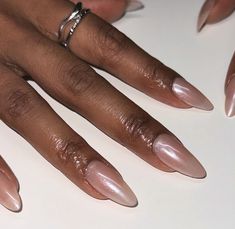 Acrylic Nails Chrome, Classy Almond Nails, White Chrome Nails, Engagement Nails, Opal Nails, Chrome Nails Designs, London Nails