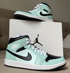 Blue Mint Jordans Outfit, Pastel Green Jordans, Mint Green Jordans, Nike Jordans Mint Green, Jordan 1 Blue Mint, Jordan 1 Women Green, Mint Jordans, Turquoise Jordans, Nike Jordans Women