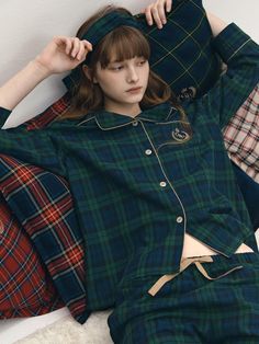 Composition : Cotton twill flannel dyed checkered cotton / 100% cottonColor : NAVYCountry of Origin : Republic of Korea Check Pajamas, Flannel Pajama Sets, Flannel Pajamas, Sleepwear Sets, Lingerie Sleepwear, Nightwear, Cotton Twill, Pajama Set, Tartan