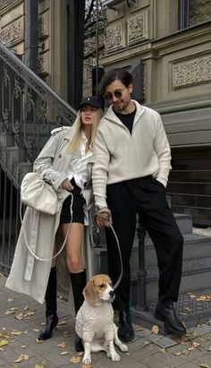 Couple Style Fashion Outfits, Fall Couple Outfits, London Outfit Ideas, Office Old Money, Old Money Fashion, Nyc Fits, Money Fashion, Winter Travel Outfit, London Outfit