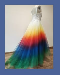 NEW Hand painted tulle ombre wedding dress.Sunset wedding dress.Rainbow wedding dress.High Low wedding dress.Colorful wedding dress.Maxi wedding dress.Alternative wedding dress. Ombre colors of your choice. The bodice of the dress can be made according to your desired pattern. High Low Wedding Dress The length of the front skirt from the waist to the hem is your choice, the price of the dress depends on the length 33 inches, 37 inches - /the dress in the photos on the page/ and 41 inches Be NOTE Gay Wedding Dress, Alternative Wedding Dress Color, Rainbow Bridesmaid Dresses, Wedding Dresses Colorful, High Low Wedding Dress, Wedding Dress Colors, Rainbow Wedding Theme, Purple Wedding Dresses, Bisexual Wallpaper