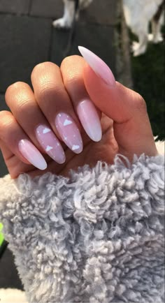 pink and white nails with clouds Nails In Pink And White, Simple Nail Designs Clouds, Pink Cloud Acrylic Nails, Almond Nails Designs Clouds, Aesthetic Nails White And Pink, Pink And White Cloud Nails, Biab Nail Design Almond, Aesthetic Cloud Nails, Cute Girly Nails Acrylic Almond