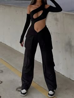 Negro Casual Collar  Tela Liso Paracaídas Embellished No-Elástico Techno Style Outfit, Black Parachute Pants Outfit, Simple Rave Outfits, Rolling Loud Outfits, Black Rave Outfits, Street Vibes, Rolling Loud, Concert Fashion, Event Outfit