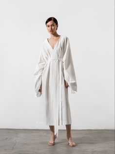 Shirt Dress Street Style, Modern Kimono Dress, Sunday Clothes, Modern Kimono, Kimono Outfit, Pajama Fashion, Make Your Own Clothes, Modest Wear, Womens Kimono