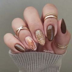 17. Fall Nails Brown And Gold, Gold Dip Nails, Gold Fall Nails, Brown And Gold Nails, Dip Nail Designs, Cut Nails, Neat Nails, Ideas Uñas, Purple Glitter Nails