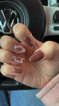 Nail ideas, Christmas, gingerbread man nails, holiday nails, winter nails, winter 2022 nails, Christmas 2022 nails, brown nails, long nails, winter, winter 2022, cozy, winter day, winter inspo, nail inspo, 2022 nails, nail art, holiday nail art, manicure, holiday manicure, Christmas manicure Nail Ideas Christmas, Artist Hue, Christmas Artist, December Nails, Christmas Manicure, Cute Christmas Nails, Nail Design Ideas, Ideas For Christmas, Nail Swag