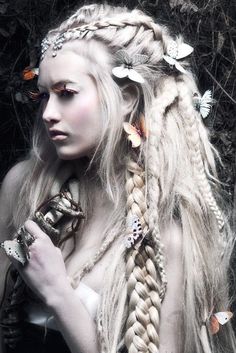 Modern Myth Inspiration | M&J Blog White Dreads, Halloweenský Makeup, Halloween Fest, Fairy Hair, Platinum Hair, Fantasy Hair, Halloween Hair, Fantasy Makeup, Butterfly Wings