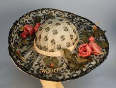 ~Black Lace Over White Silk Hat, c. 1910-14~ Hats With Flowers, 1913 Fashion, Antique Dresses, Bijoux Art Nouveau, Head Coverings, Silk Florals