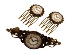 This noble hair jewelry set consists of a hair clip and two hair combs and is a beautiful accessory for the steampunk style. The hair clip is made of bronze colored metal. On the front there is a filigree ornament, in the middle is a decorative setting with a handcrafted glass cabochon, which shows a motif with a vintage watch. The side parts of the hair clip are decorated with half pearls in white. The two hair combs are also made of bronze-colored metal, and there are also handcrafted glass ca Music Hair Accessories, Steampunk Hair Accessories, Steampunk Clothes, Steampunk Hairstyles, Vintage Hair Clips, Style Steampunk, Hair Accessories Set, Steampunk Style, Hair Accessories Gift