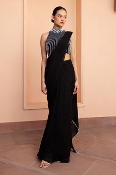 Saree Jacket Designs Latest, Saree With Sleeveless Blouse, Sarees Black, Skirt Saree, Saree Jacket Designs, Saree Jacket, Sleeveless Blouse Designs, Hairstyles Black Hair, Drape Sarees