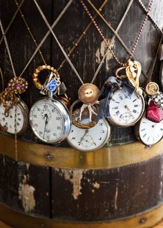 .Vintage pocket watches Mad Hatter Party, Old Watches, Antique Watches, Pocket Watches, Through The Looking Glass, Tick Tock