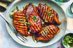 Honey-Soy-Glazed Salmon With Veggies And Oranges Hot Honey Grilled Chicken, Honey Grilled Chicken, Hibachi Recipes, Chicken On The Grill, Breakfast Party Foods, Easy Dinner Casseroles, Food Main Dishes, Food Bbq, Breakfast Party