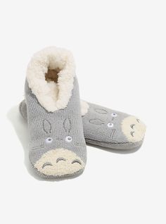 Studio Ghibli My Neighbor Totoro Cozy Slippers, Gibli Studio Shoes, Totoro Slippers, Studio Ghibli My Neighbor Totoro, Ghibli My Neighbor Totoro, Cowboy Bebop Anime, Smelly Cat, Polka Dot Socks, Cozy Slippers, Disney Pixar Up