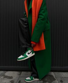 Green And Orange Outfit, Red And Green Outfit, Color Blocking Outfits, Matching Sets Outfit, Green Coat, Fashion Lookbook, Colourful Outfits, Look Cool