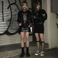 Skater Girl Outfits, Lunar Phase, Grunge Look, Ulzzang Fashion, Alternative Outfits, Grunge Style, Edgy Outfits, Korean Street Fashion, Grunge Fashion