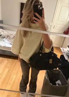 Stockholm stil höst høst fall blonde gossip girl school outfit Look Legging, Scandinavian Fashion, Looks Party, Neue Outfits, Copenhagen Style