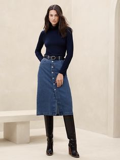 Denim Pencil Skirt Outfit, Fall Church Outfits Women, Navy Skirt Outfit, Fall Business Outfits, Banana Republic Outfits, Knee Length Jean Skirts, Fashionable Work Outfits, Blue Skirt Outfits, Vegan Leather Midi Skirt