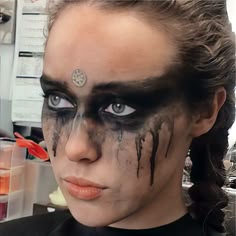 Lexa Makeup The 100, The 100 Grounders Makeup, The 100 Face Paint, Lexa The 100 Outfit, Post Apocalyptic Makeup Women, Octavia Blake Makeup, The 100 Costume