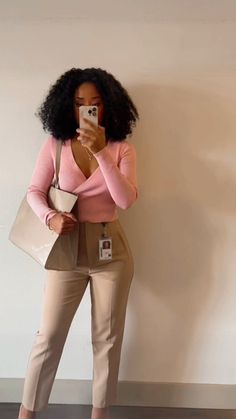 #business #corporate #workwear #office #spring #style #fashion Professional Woman Aesthetic, Feminine Office Outfits, Office Casual Outfits Women, Colorful Office Outfits, Corporate Aesthetic, Corporate Workwear, Law School Outfit, Business Fits, Office Fits