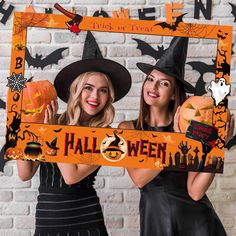 Diy Halloween Photo Booth Props, Diy Halloween Photo Backdrop Booth Ideas, Halloween Photo Frame Diy, Trunk Or Treat Photo Booth Ideas, Halloween Photo Backdrop Ideas, Halloween Photo Booths, Halloween Booth Ideas, Halloween Photo Booth Ideas, Halloween Photo Backdrop Diy