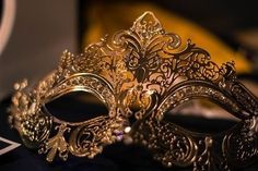 Masquerade Aesthetic, Mask Aesthetic, Aesthetic Gold, Gold Mask, Mask Masquerade, Gaun Fashion, Chuck Bass