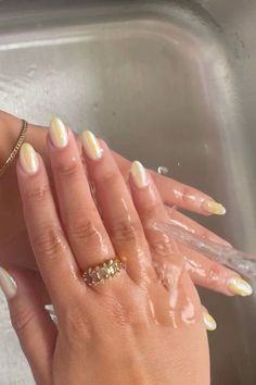 Hail Bieber Nails, Yellow And Chrome Nails, Pale Yellow Nails With Chrome, Yellow Nails With Pearls, Hailey Bieber Yellow Chrome Nails, Mail Inspo Yellow, Cute Nails For Europe, Yellow Tip Chrome Nails, Yellow Shimmer Nails