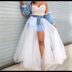 Boutique Denim Stretch Mini Skirt With White Tulle Tutu Diy, Diy Tutu Skirt, Diy Tutu, Denim And Diamonds, Afrikaanse Mode, Pleated Long Skirt, Denim Maxi, Skirt Maxi, Denim Maxi Skirt