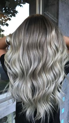 Balayage Beige, Blonde Silver, Baylage Hair, Grey Hair Wig, Really Curly Hair, Black Hair Bows, Balayage Blond, Tortoise Hair