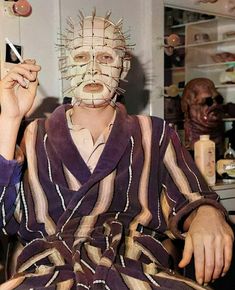 Doug Bradley (Pinhead) in the make up chair for "Hellraiser" (1987). Hellraiser 1987, Doug Bradley, Makeup Chair, Theme Tattoo, Horror Movie Icons, Septième Art, Poses References, Arte Inspo, Vintage Horror