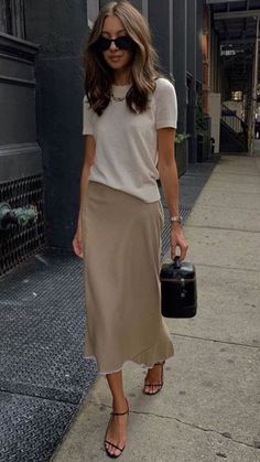 Chique Outfit, Long Skirt Outfits, Summer Work Outfits, Long Skirts, Mode Inspo, Womens Casual, Inspired Outfits