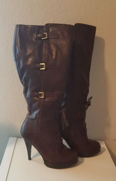 "Vintage size 5 1/2 shoes have a steampunk/victorian style. The heel measures 4\"." Brown Steampunk Boots For Fall, Gothic Brown Leather Boots, Victorian Heeled Boots, Vintage Brown Lace-up Heeled Boots, Brown Victorian Boots, Victorian Cottagecore, Hippie Grunge, Boots Boho, Vintage Shoes Women