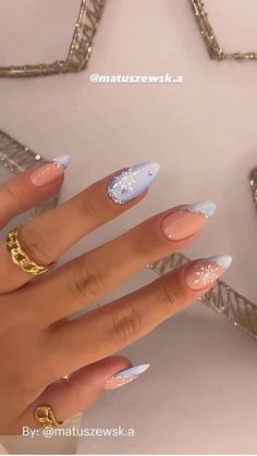 New Years Nail Designs, Stylish Tips, Ideas For Bathroom, Zircon Earrings, Festival Nails, New Year's Nails, Bathroom Towel, Xmas Nails