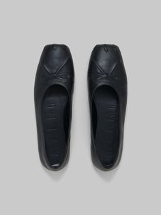 Black nappa leather Little Bow ballet flat | Marni Ballet Style Shoes, Marni Shoes, Leather Ballet Shoes, Trunk Bag, Shoe Inspo, Black Ballet Flats, Fashion Videos, Boot Pumps, Lacing Sneakers