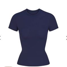 skims fits everybody t shirt navy small Png Tops, Blue Top Outfit, Navy Blue Shirts, Wardrobe Outfits, Pinterest Outfits, Retro Outfits, Cute Shirts