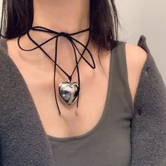 Trend Goth Black Velvet Big Heart Pendant Choker Necklace for Women Elegant Weave Knotted Bowknot Colar Aesthetic, Big Heart Necklace, New Goth, Pendant Choker Necklace, Heart Shaped Pendant Necklace, Velvet Heart, Pendant Choker, Heart Choker, Gothic Necklace