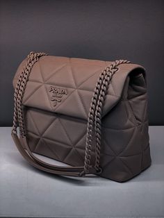 Black Side Bag, Envelope Handbag, Stylish School Bags, Expensive Bag, My Style Bags, Bag Prada, Handbags Casual