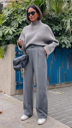 Grey Pants Outfit, Chique Outfit, Chique Outfits, Winter Fashion Outfits Casual, Grey Outfit, Business Outfit, Casual Winter Outfits