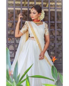 Half Saree Wedding, White Half Saree, Dhavani Set, Saree Tamil, Onam Dress, Saree Kerala, Saree Bride