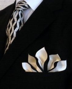 Pocket Square Folds, Pocket Square Styles, Floral Pocket, Mens Attire, Pocket Squares, Well Dressed Men, Tie Knots