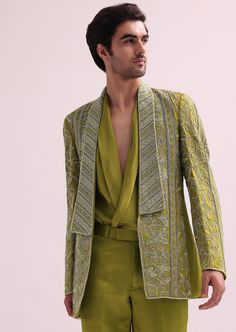 Green Linen Satin Lapel Tuxedo Jacket Set Men Blazer Design, Indian Tuxedo For Men, Designer Blazers For Men Wedding, Blazer Design For Men, Birthday Fits Men, Floral Suit Men, Traditional Wear For Men, Formal Pants For Men, Embroidery Blazer